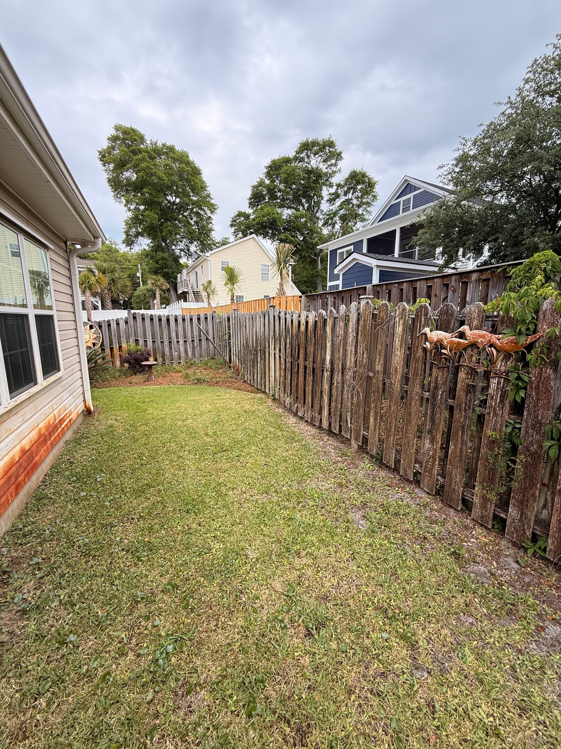 Gallery photos for Old Weathered Fence Replaced With Fresh Pressure-Treated Wood: Image #3
